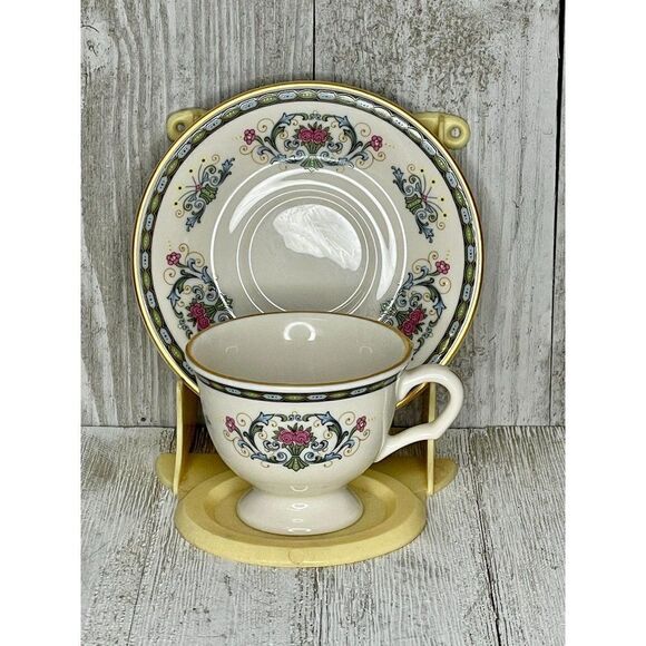 Vintage Demitasse Teacup and Saucer Pickard China The Danbury Mint - Picture 2 of 5